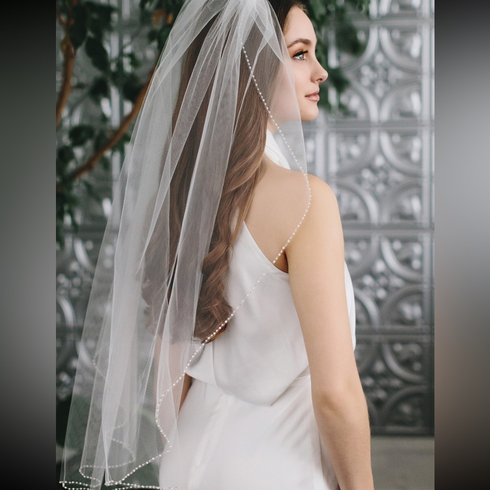 Brand New Ivory Bridal Veil with Pearl Trim - Picture 3 of 8